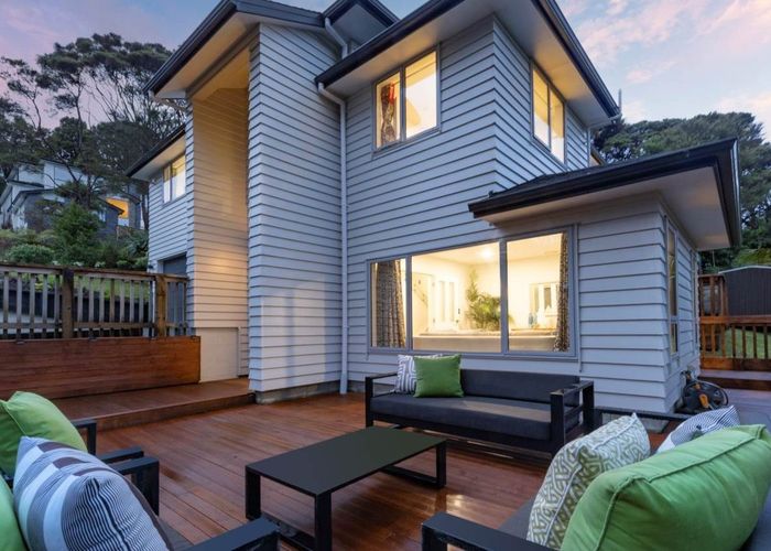  at 19 McCahon Place, Titirangi, Auckland