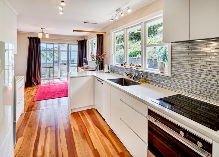  at 27 Bedford Street, Northland, Wellington