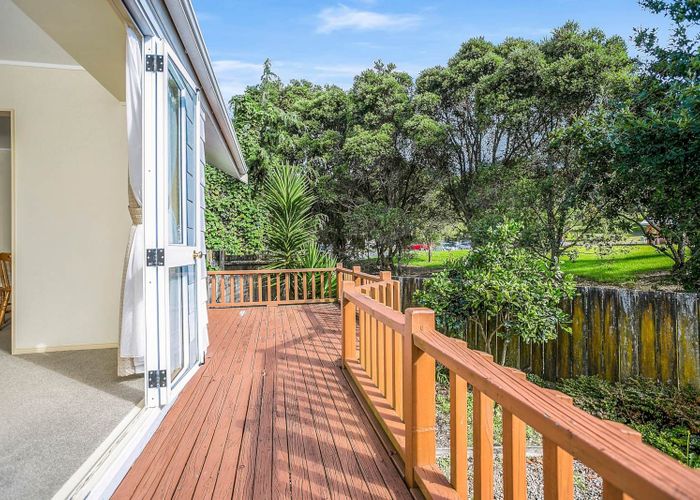  at 3/5 Chartwell Avenue, Glenfield, North Shore City, Auckland