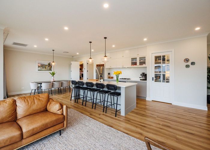  at 24 Vaucluse Heights, Fitzherbert, Palmerston North