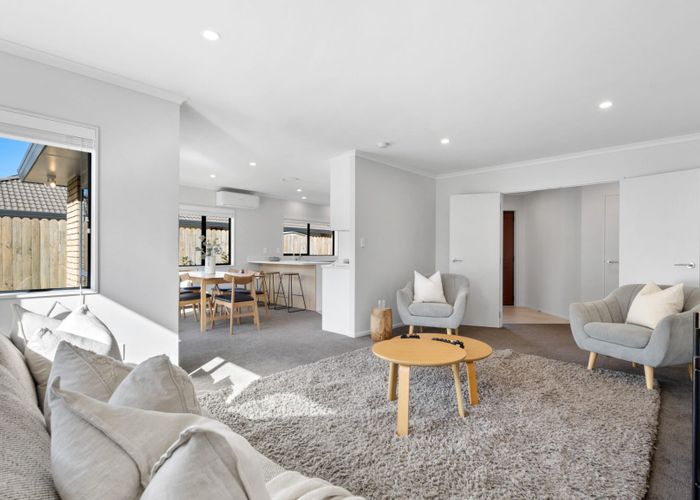 at 4 Magee Place, East Tamaki Heights, Auckland