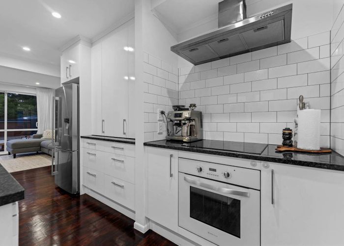 at 26  Pine Avenue, Henderson, Waitakere City, Auckland