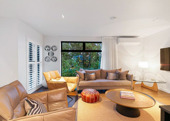  at 1/279 Lake Road, Belmont, North Shore City, Auckland