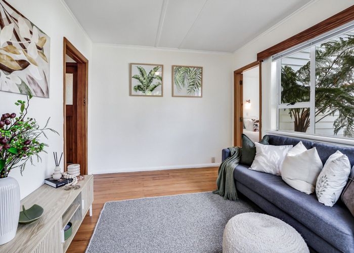  at 216 Fox Street, Hamilton East, Hamilton