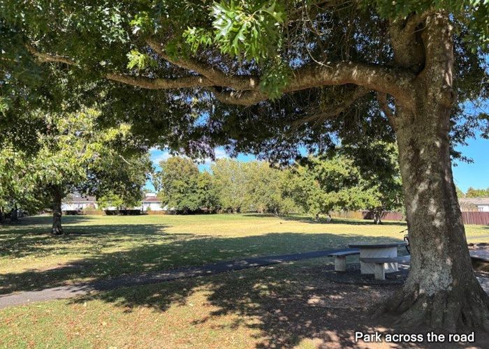  at 5B Glennandrew Drive, Half Moon Bay, Manukau City, Auckland