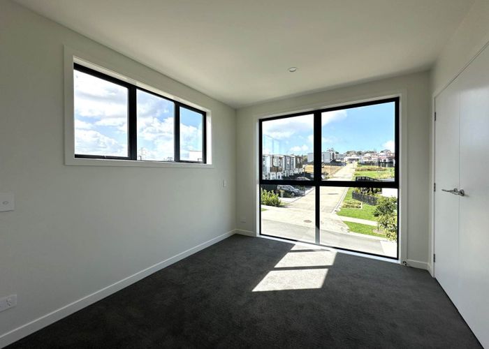  at 5 Pukanui Avenue, Flat Bush, Manukau City, Auckland