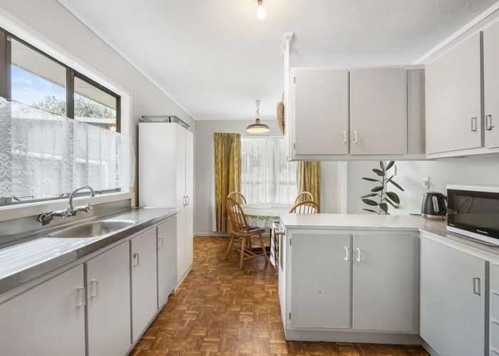  at 4 Kirkella Crescent, Mangere East, Auckland