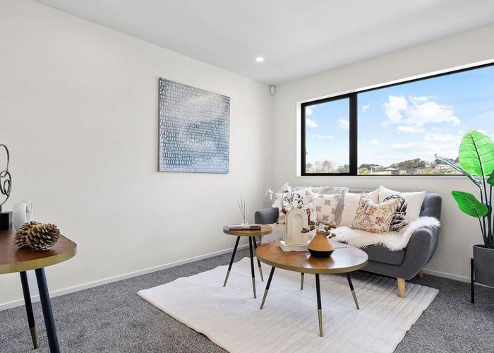  at 64 Girrahween Drive, Totara Vale, Auckland