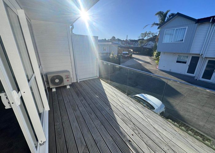  at 9/70A Barrack Road, Mount Wellington, Auckland City, Auckland