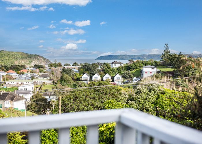 at 2 Mapplebeck Street, Titahi Bay, Porirua
