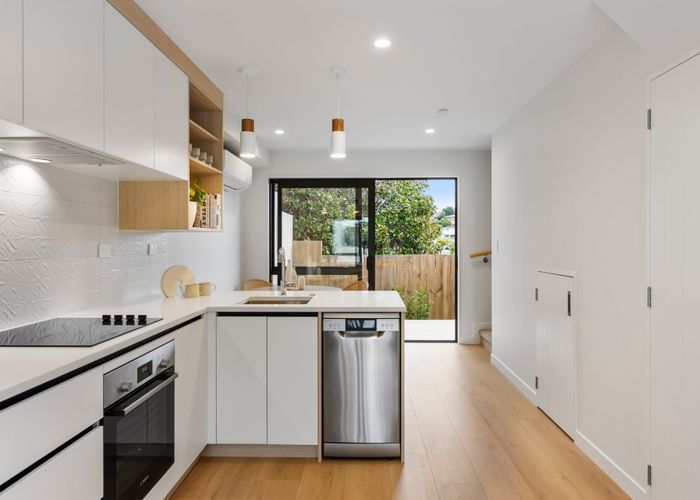  at 72E Weatherly Road, Torbay, North Shore City, Auckland