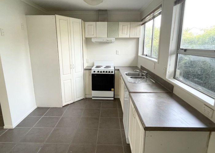  at 2/13 Holly St, Avondale, Auckland City, Auckland