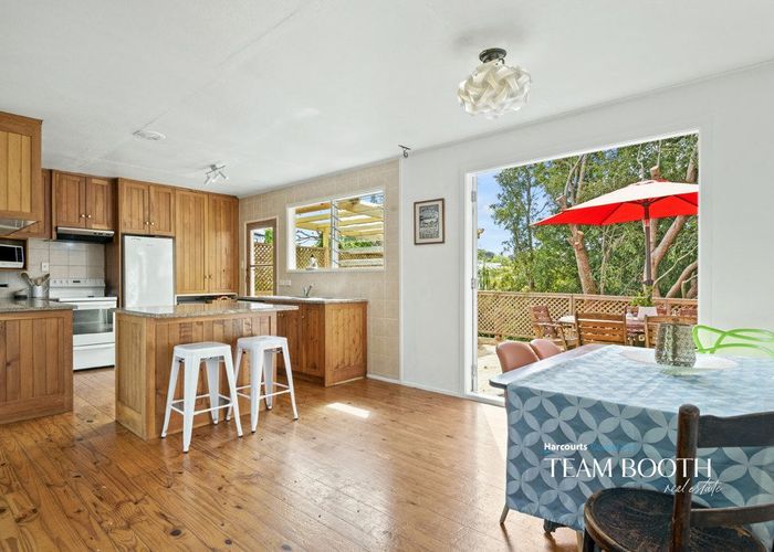  at 2/36 Cassino Street, Bayswater, Auckland