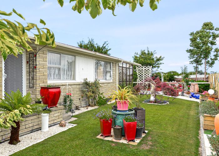  at 27 Yvonne Street, Melville, Hamilton, Waikato