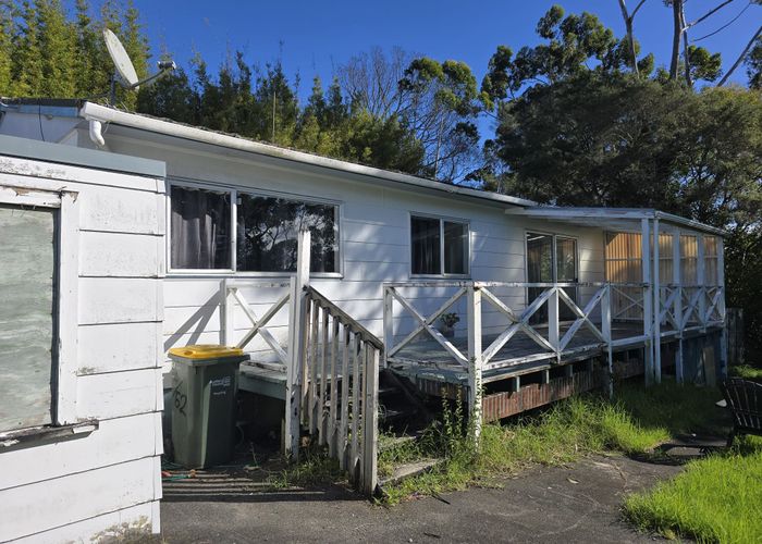  at 4/52 Tudor Road, Henderson, Waitakere City, Auckland