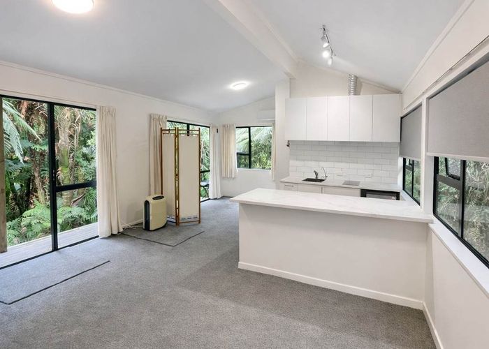  at 416 Scenic Drive, Waiatarua, Waitakere City, Auckland