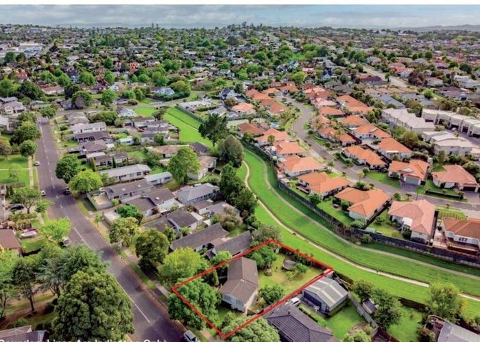  at 30 Mirrabooka Avenue, Botany Downs, Manukau City, Auckland