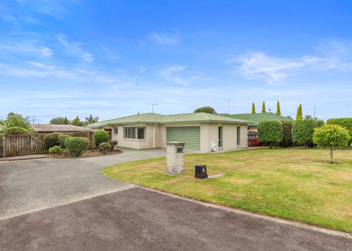 at 5 Burnt Oak Drive, Pyes Pa, Tauranga