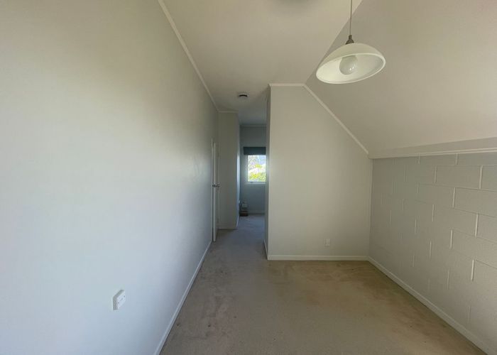  at 8/26 Seaview Terrace, Point Chevalier, Auckland City, Auckland