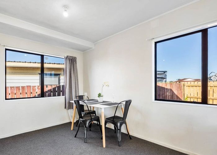  at 2/5 Volta Place, Clendon Park, Auckland
