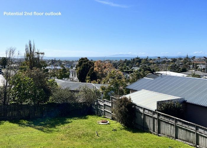 For sale 6A Hauraki Crescent, Pinehill, North Shore City, Auckland homes.co.nz