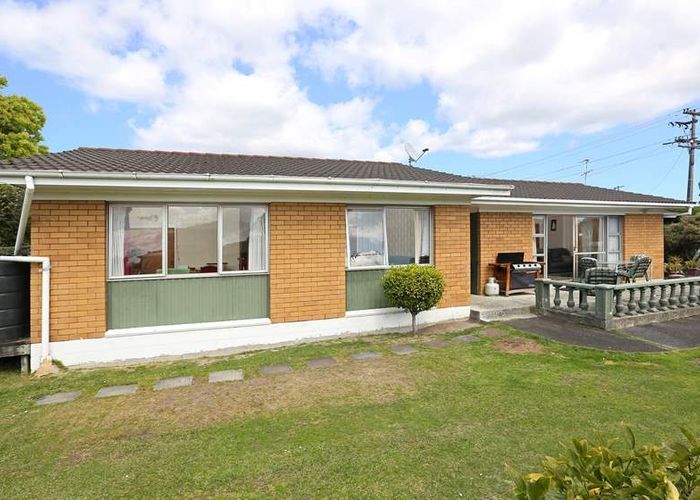  at 5 Rathgar Rd, Henderson, Waitakere City, Auckland