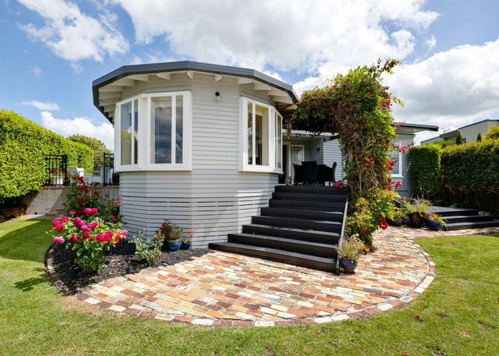  at 58 Lake Crescent, Hamilton Lake, Hamilton, Waikato