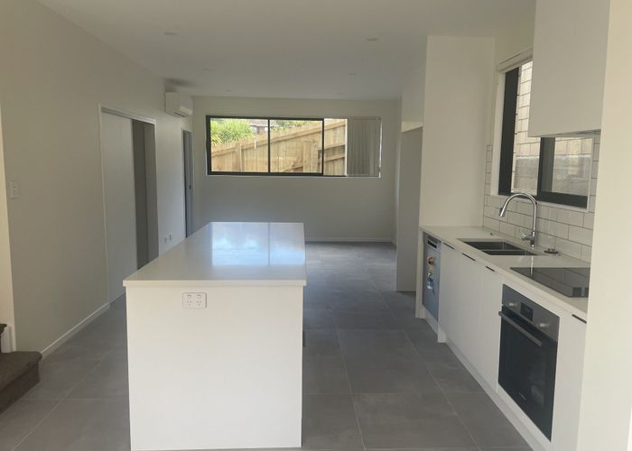  at 4/45 Greenvalley Rise, Glenfield, North Shore City, Auckland