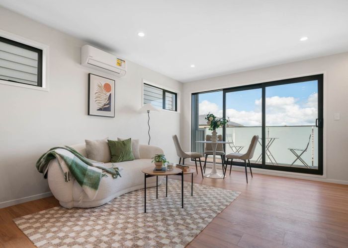  at 95E Kervil Ave, Te Atatu Peninsula, Waitakere City, Auckland