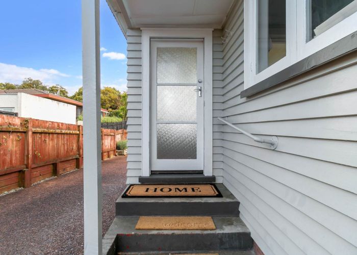  at 17 Carlton Street, Hillsborough, Auckland City, Auckland