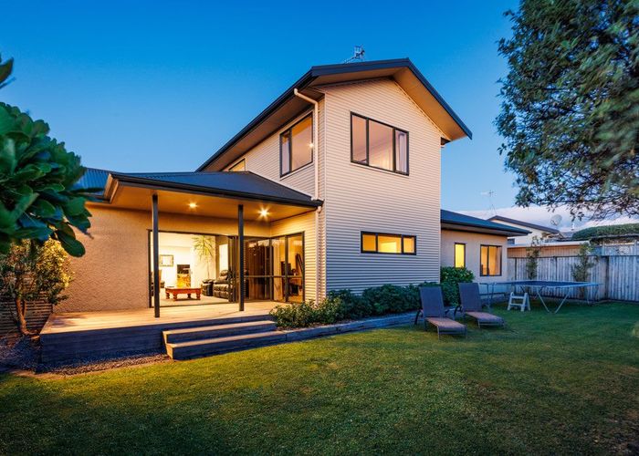  at 15 Silkwood Place, Fitzherbert, Palmerston North
