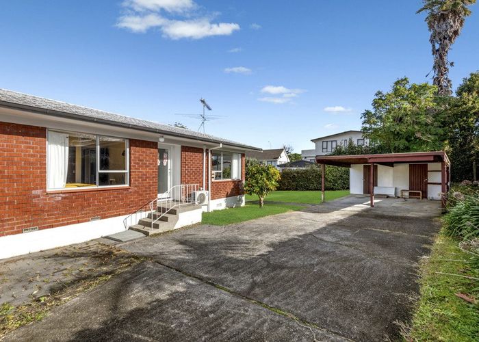  at 2/30 Galsworthy Place, Bucklands Beach, Manukau City, Auckland