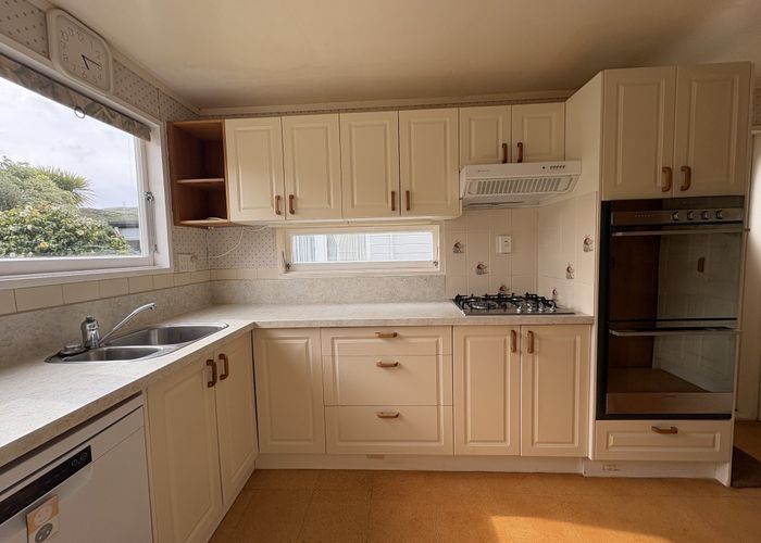  at 14 Haast Close, Kelson, Lower Hutt, Wellington