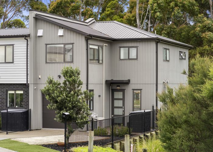  at 11 Kaimai Avenue, Massey, Auckland