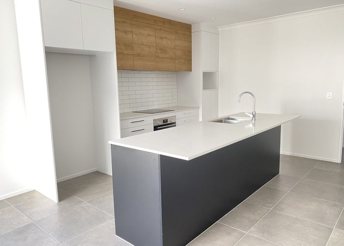  at 6B Jern Place, Eastern Beach, Manukau City, Auckland