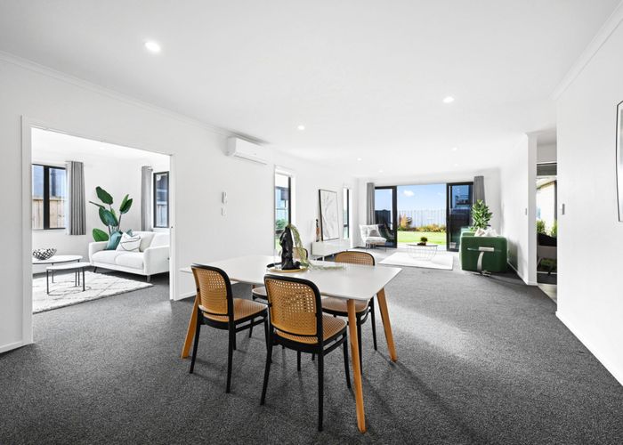  at 8 Maia Place, Flagstaff, Hamilton