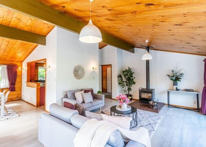  at 7 Miromiro Road, Normandale, Lower Hutt, Wellington