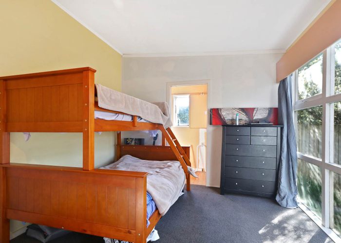  at 13 Golf Road, New Lynn, Auckland