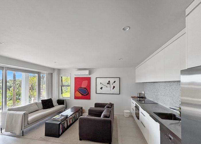  at 2/1F Herbert Street, Hauraki, North Shore City, Auckland