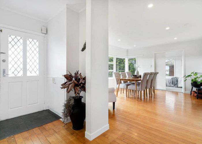  at 2/4 Corunna Road, Milford, North Shore City, Auckland