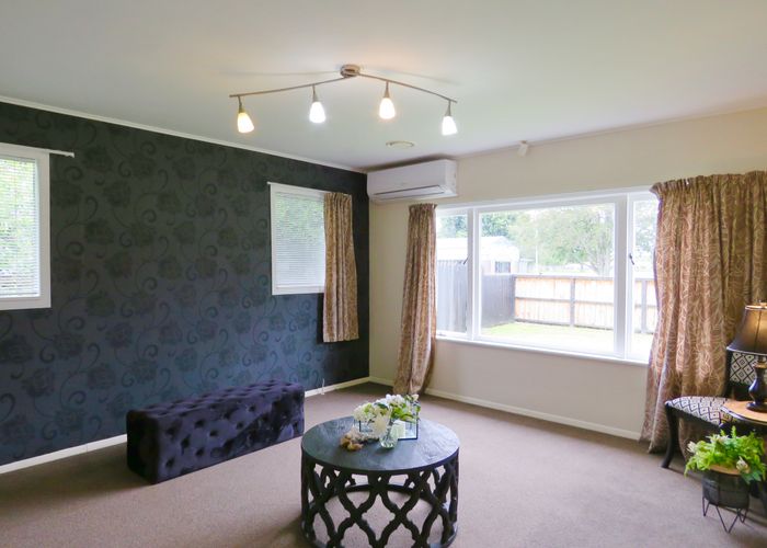  at 233 Clarkin Road, Fairfield, Hamilton
