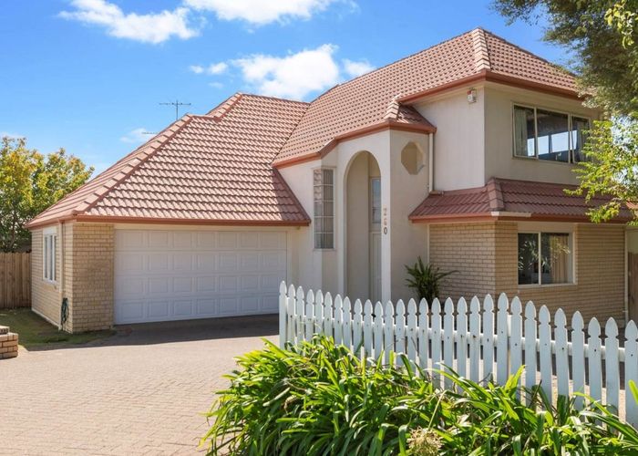  at 260 Cascades Road, Botany Downs, Auckland