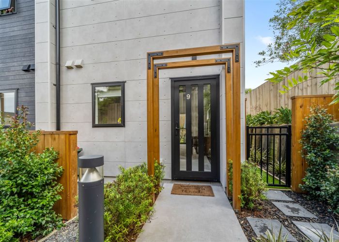  at 9/102 Millbrook Road, Sunnyvale, Auckland