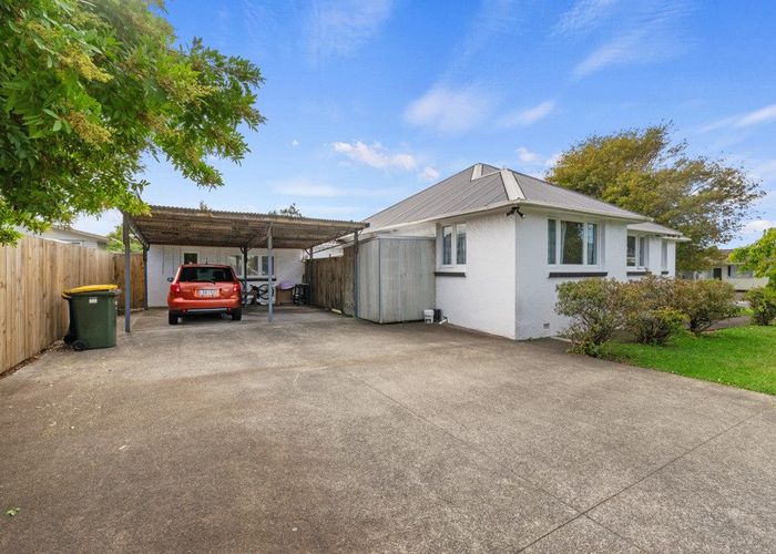  at 126 Universal Drive, Henderson, Waitakere City, Auckland