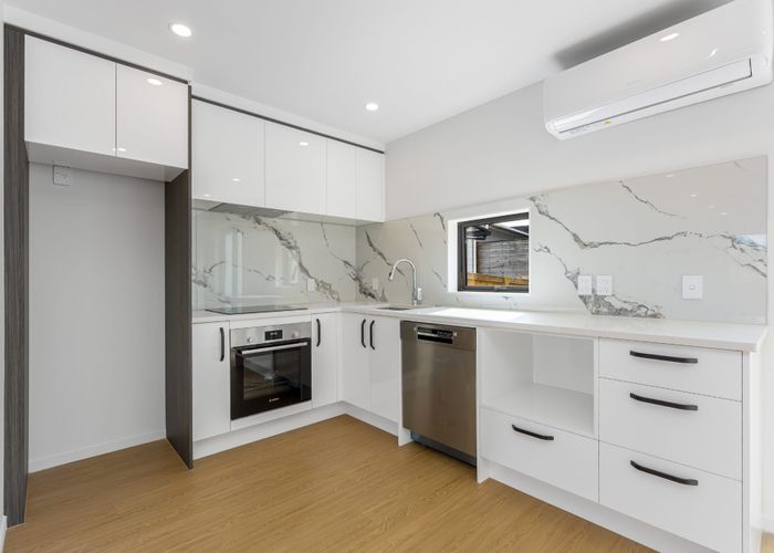  at 49D Oaktree Avenue, Browns Bay, North Shore City, Auckland