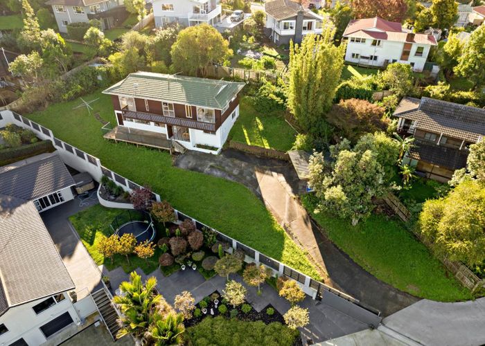  at 52 Chequers Avenue, Glenfield, North Shore City, Auckland