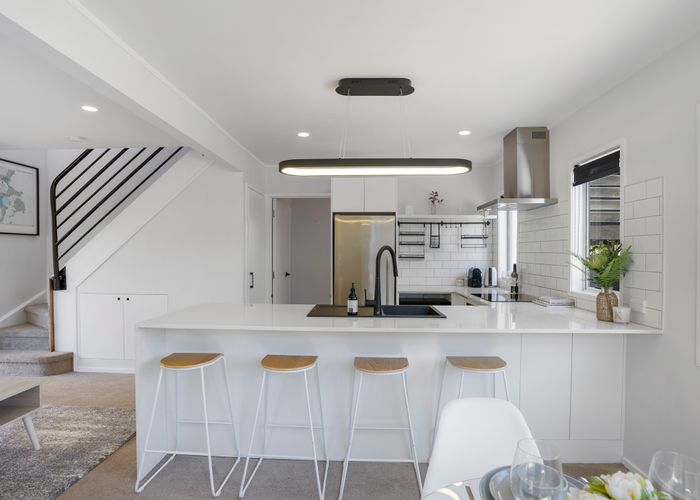  at 2/31 Wairakei Street, Greenlane, Auckland