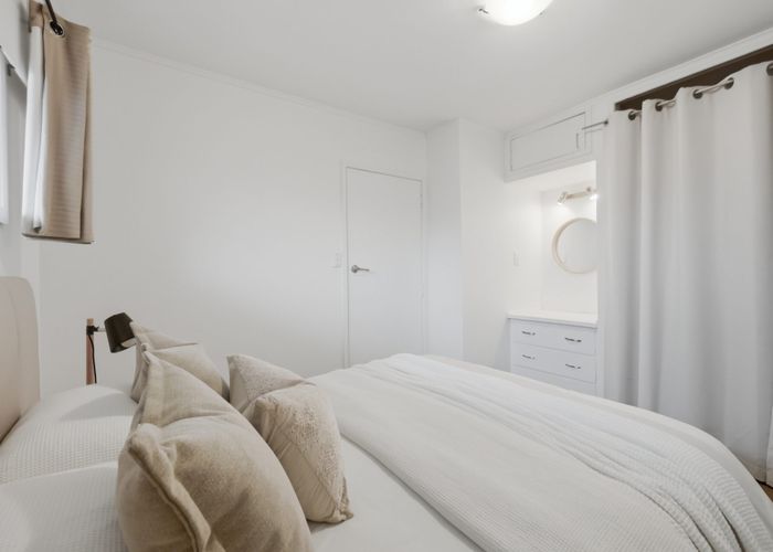  at 15/83 Lake Road, Belmont, North Shore City, Auckland