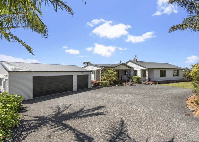  at 305 Sturges Road, Henderson Valley, Auckland