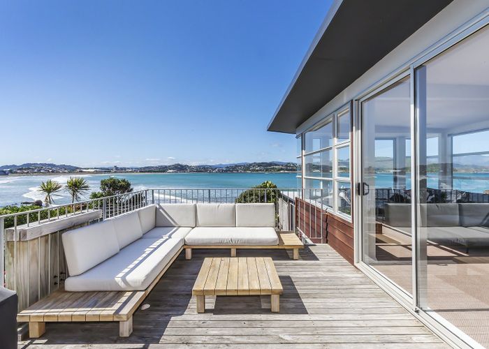  at 273 Queens Drive, Lyall Bay, Wellington